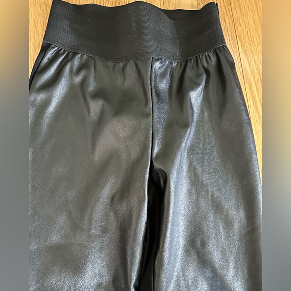 Alloy Apparel size small black pants. Faux leather front. Elastic waist NWOT - Picture 2 of 5